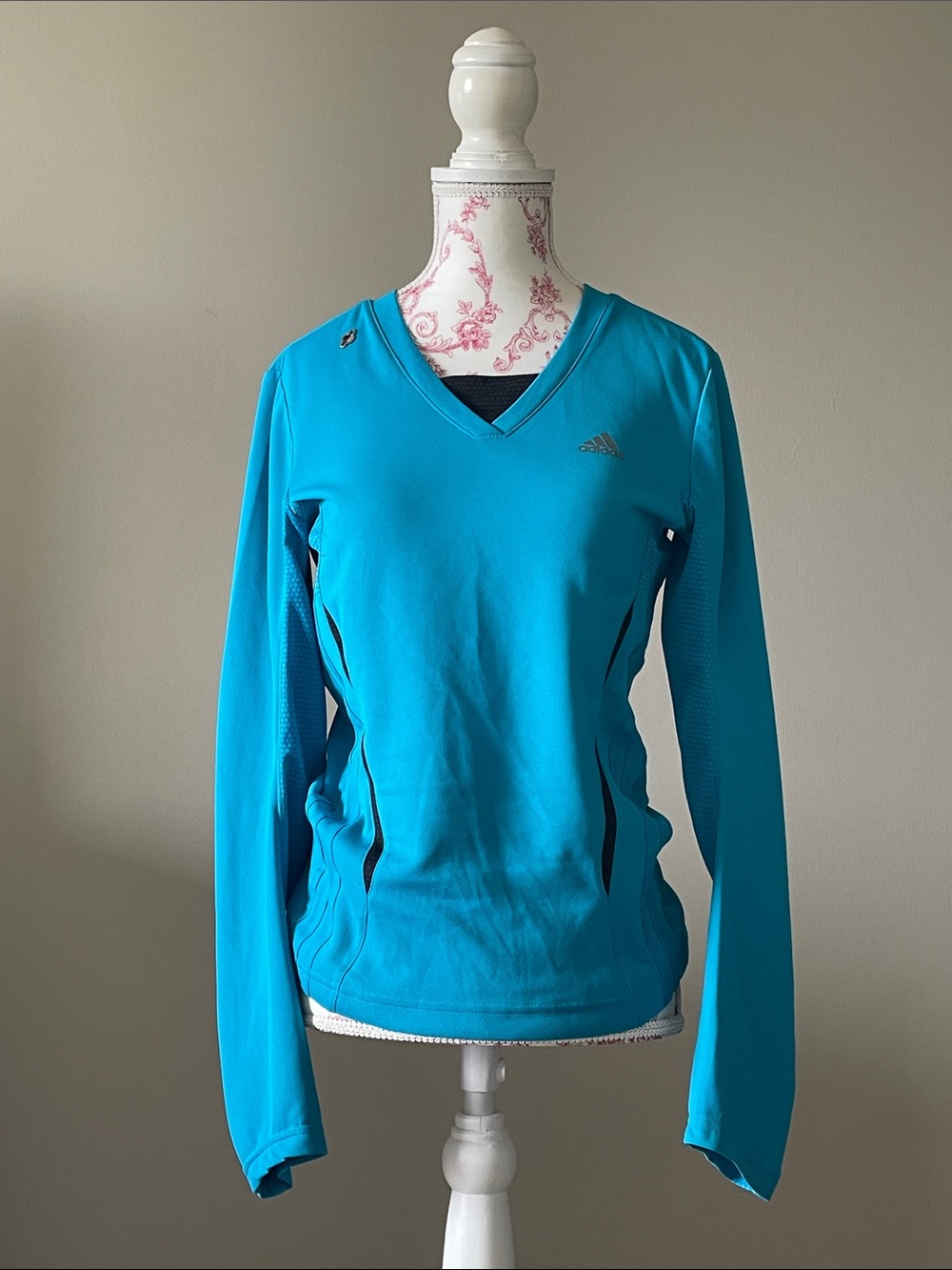 2000’s adidas Women's Bright Teal Long-Sleeve V-Neck Athletic Top